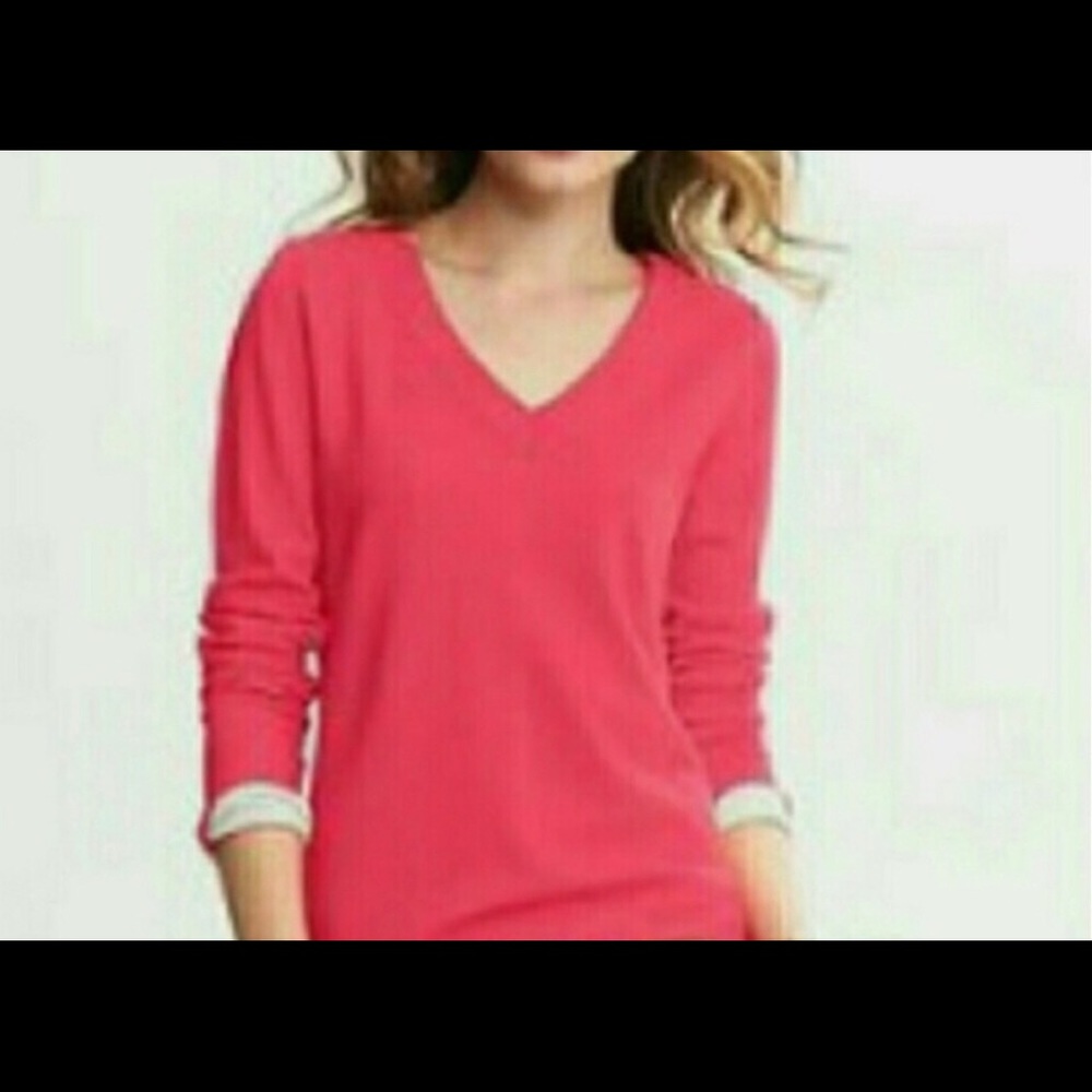 Banana Republic extra fine merino wool v-neck